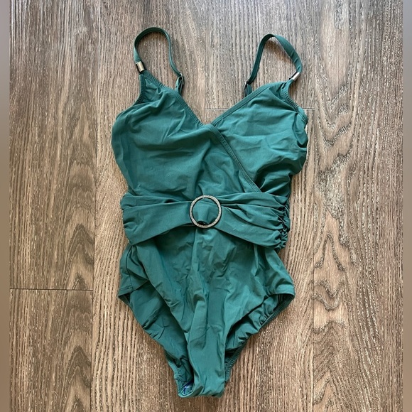 NEW Miraclesuit Amoressa Oil Slick Getty One Piece Swimsuit in Forest - size 6​​ - Picture 6 of 9
